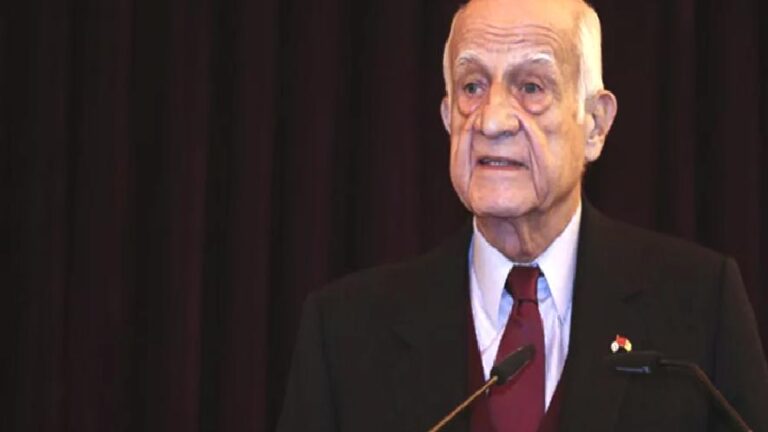 Galatasaray Eğitim Vakfı’nda tarihi değişiklik: İnan Kıraç 44 yıl sonra görevini bıraktı