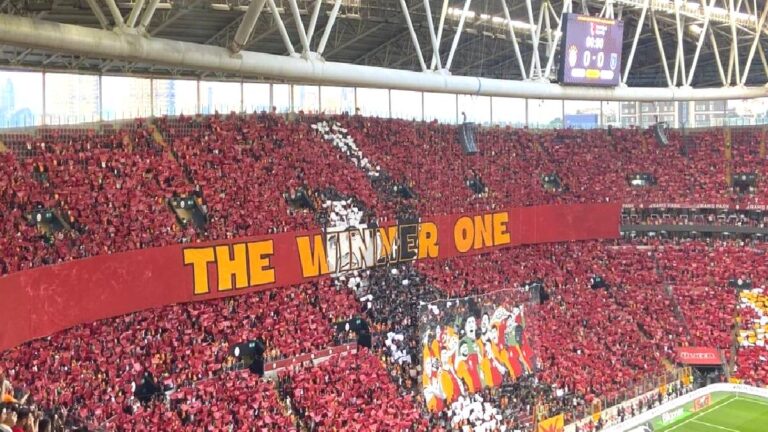 Galatasaray taraftarından 25. şampiyonluğa özel koreografi!