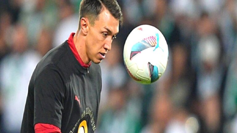 Galatasaray’dan ayrılacak mı? Muslera için resmi transfer açıklaması!