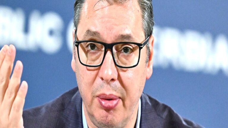 Letonya da hava sahasını Vucic’e kapattı