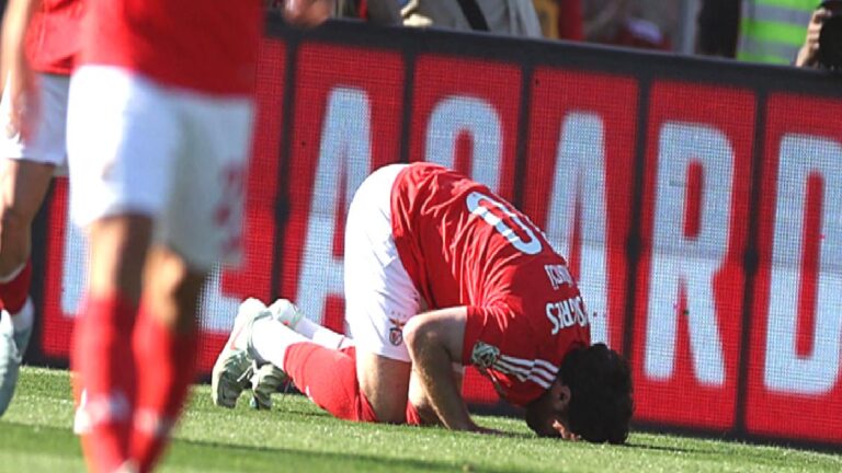 Orkun Kökçü final maçında sahnede!