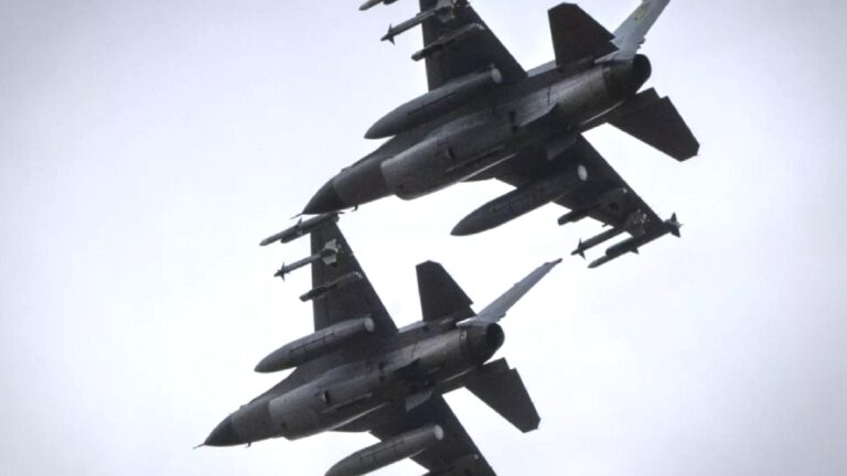 Pentagon: ABD Dışişleri Bakanlığı Ukrayna F-16’larının bakımına yönelik sözleşmeyi onayladı