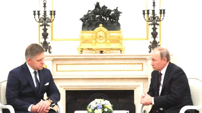 Putin Kremlin’de Slovakya Başbakanı Fico ile bir araya geldi