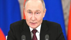 Putin Rus sınır muhafızlarının bayramını kutladı