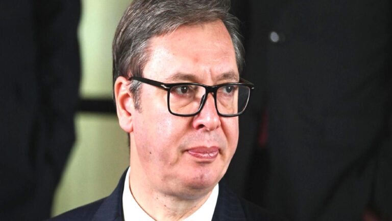 Sırbistan Cumhurbaşkanı Vucic, Zafer Günü kutlamalarına katılmak üzere Moskova’da