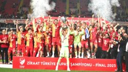 Usta yazardan Galatasaray’a övgü dolu sözler: “Futbolda altın yıllarını yaşıyor!”