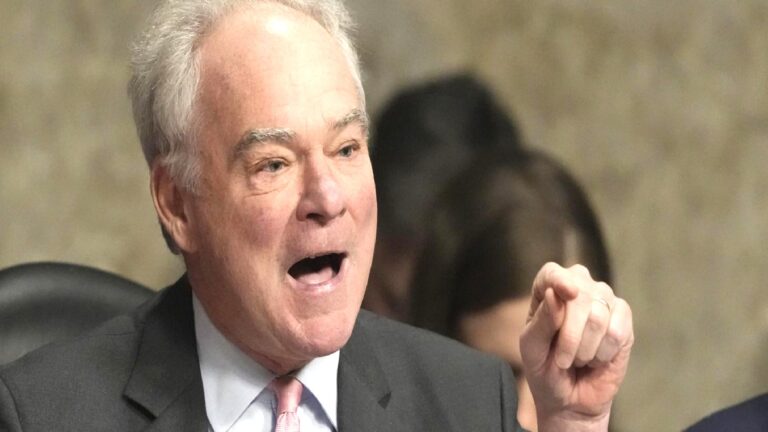ABD’de Senatör Kaine’den, Başkan Trump’ın İran’a karşı askeri güç kullanmasını önleme çağrısı