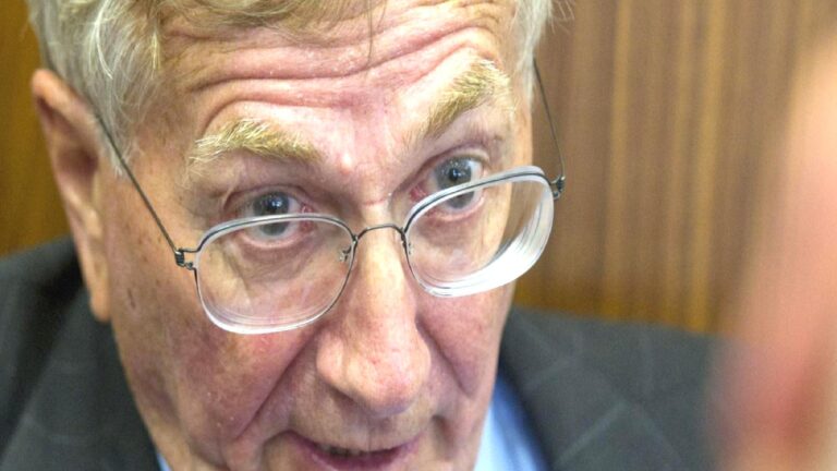 ABD’li gazeteci Hersh: ABD’nin İran’a yönelik saldırıları zenginleştirilmiş uranyum stoklarını yer altında izole etti