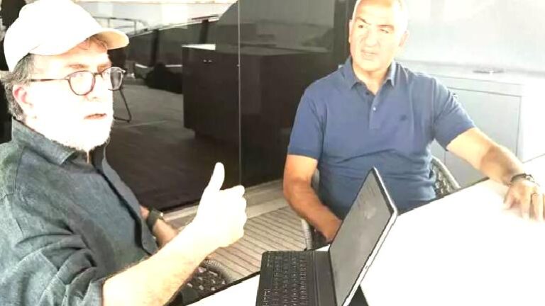 Ahmet Hakan, Bakan Ersoy’la Atina’ya tekne turunun ayrıntılarını yazdı: Koruma yoktu, protokol yoktu, Yunan makamlarına bile haber vermemişti