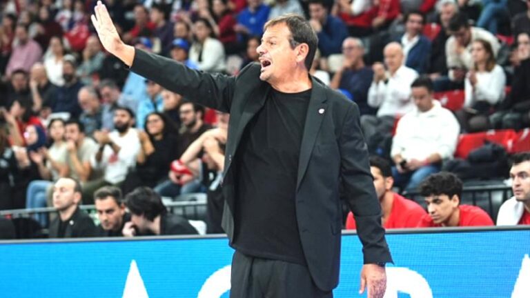 Ergin Ataman’dan Olympiakos Genel Menajeri Lepeniotis’e sert yanıt: Seni bir kez daha uyarmayacağım