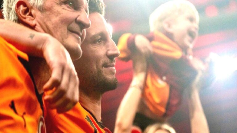 Galatasaray’da Mertens İstanbul’a veda etti