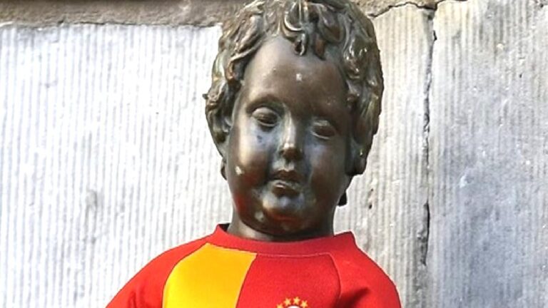Galatasaray’ın 5 yıldızlı forması Brüksel’in 406 yıllık simgesi Manneken Pis’e giydirilecek