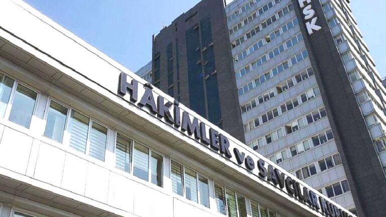 Hâkim ve savcıların görevde yükselme kararları Resmi Gazete’de