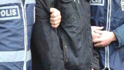 İzmir’de tesettürlü kadının işletmeye alınmadığı iddiasına 3 gözaltı