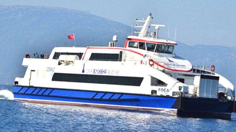 İzmir’de vapur seferleri yeniden başladı