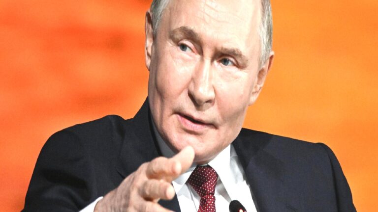 Putin: AEB başarılı bir entegrasyon birliği olarak kuruldu