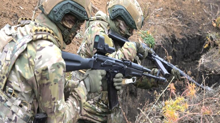 Rus ordusu Dnepropetrovsk Bölgesindeki ilk yerleşim merkezini ele geçirdi