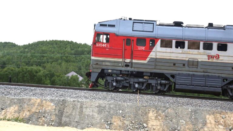 Rusya’nın Bryansk bölgesinde köprü trenin üzerine çöktü: Yaralılar var