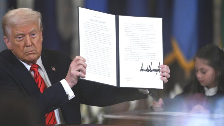 Trump: Çin’le ticaret anlaşması imzalandı