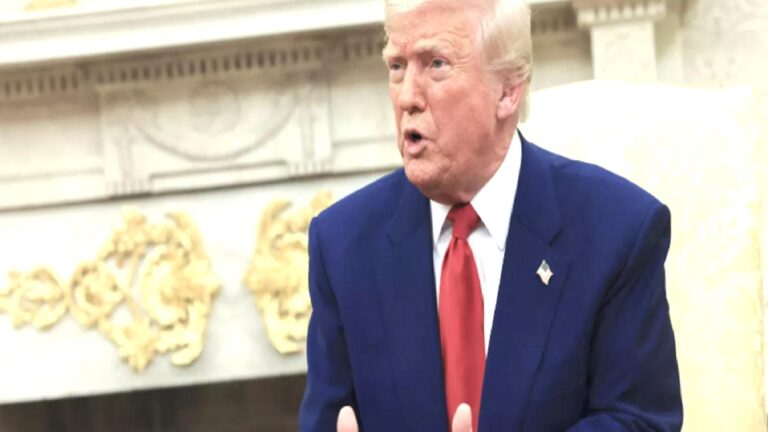 Trump’tan ABD bayrağını yakanlara 1 yıl hapis cezası önerisi geldi