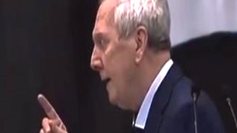 Fenerbahçe Divan Kurulu’nda tansiyon yükseldi! Aziz Yıldırım ve Hamdi Akın…