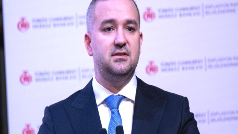 Londra’da yatırımcılarla buluşan TCM Başkanı Karahan’dan temkinli faiz mesajı