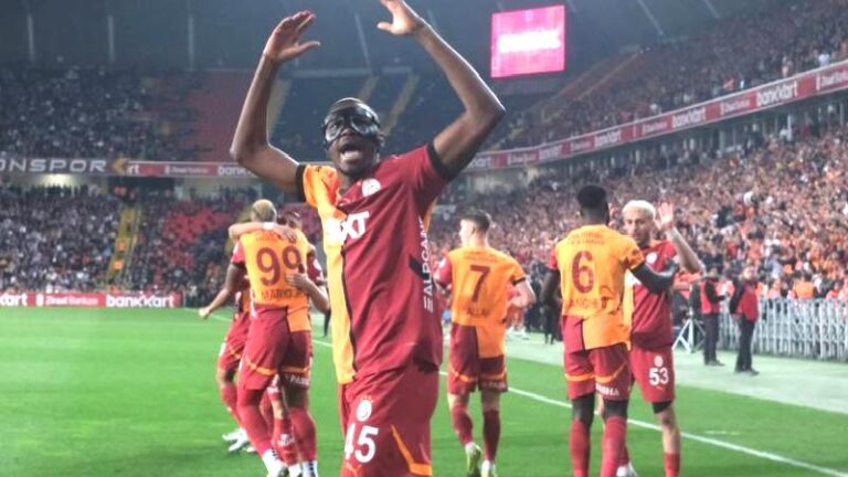 Napoli’nin Galatasaray’ın teklifini reddettiği iddiası sonrası Osimhen’den flaş paylaşım!