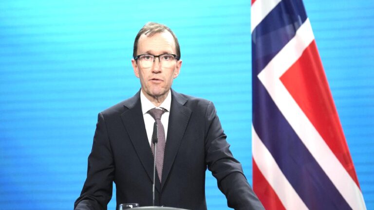 Norveç Dışişleri Bakanı Eide: Batı Rusya’ya karşı çifte standart uyguluyor