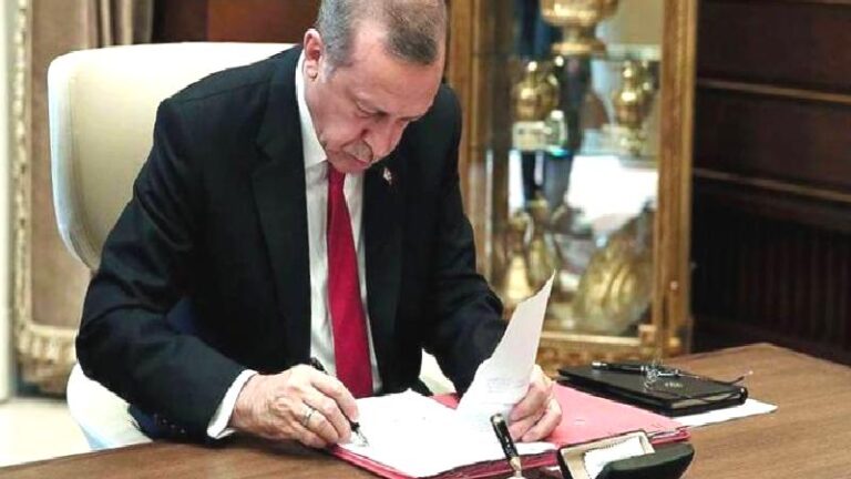 Sağlık Bakanlığı Bakan Yardımcılığına ve 4 üniversitenin rektörlüğüne yapılan atamalar Resmi Gazete’de