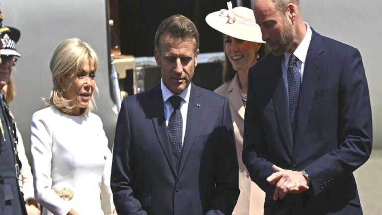 ‘Tokat’ iddiasıyla gündeme gelmişti: Brigitte Macron, eşi Emmanuel Macron’u görmezden geldi