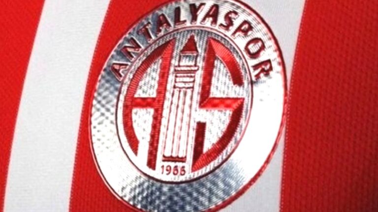 Transfer engelini kaldıran Antalyaspor, 8 oyuncuyu kadrosuna kattı