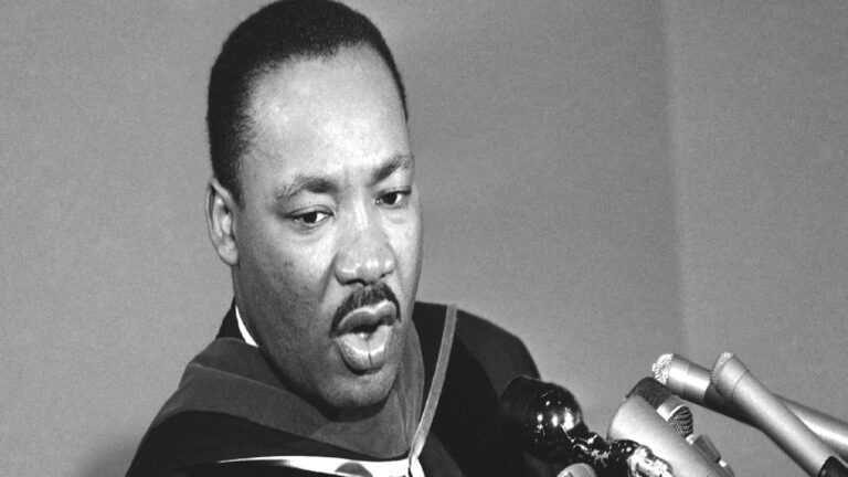 Trump, Martin Luther King Jr.’ın gizli FBI dosyasını yayınladı: 200 bin sayfalık belgelere King ailesi tepki gösterdi