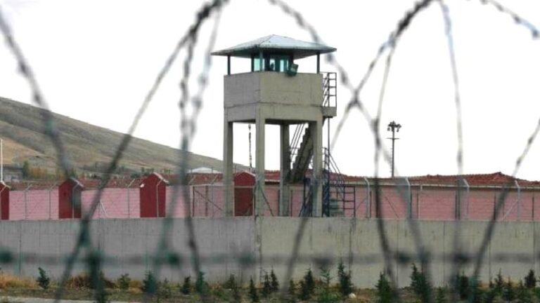 9 numaralı cezaevinden avukat izlenimleri: İmamoğlu çok zayıfladı ama morali yerinde, Fatih Altaylı uyum sağlamış, Osman Kavala Sürekli çalışıyor