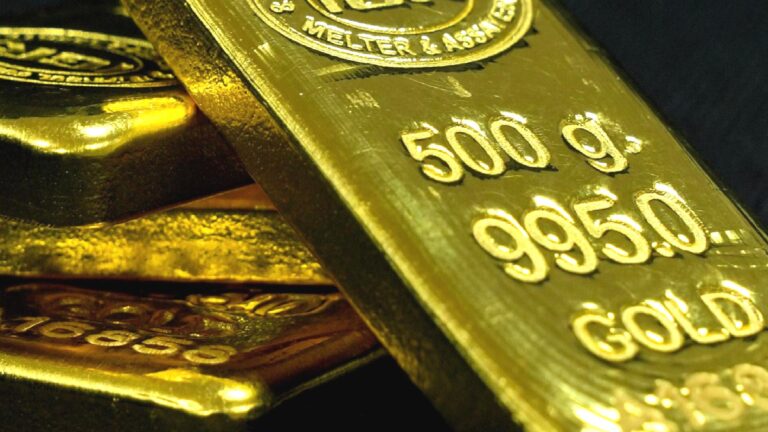 ABD, gümrük kararı sonrası bir kilo ve 100 ons altın külçelerine gümrük vergisi getirdi