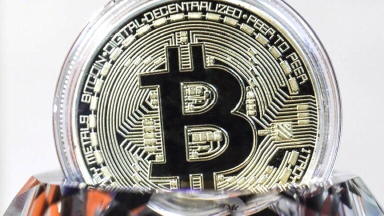 Bitcoin’de düşüş sürüyor