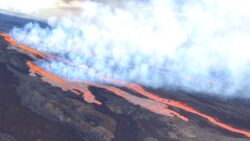 Dev yanardağ alarm veriyor: Patlarsa deniz tabanı çökebilir