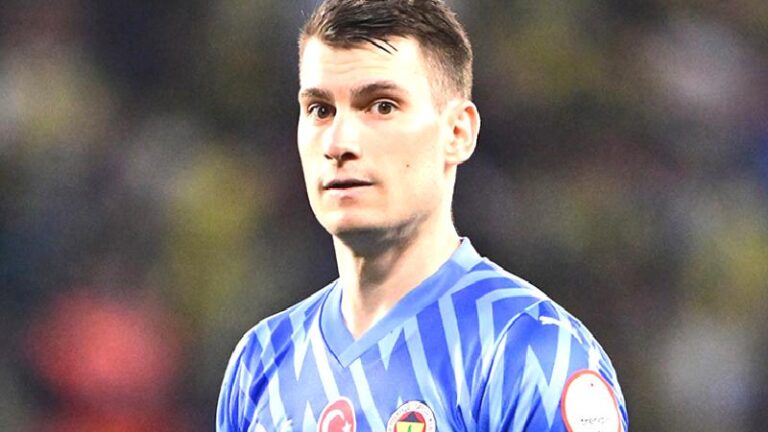 Dominik Livakovic’e Premier Lig’den kanca