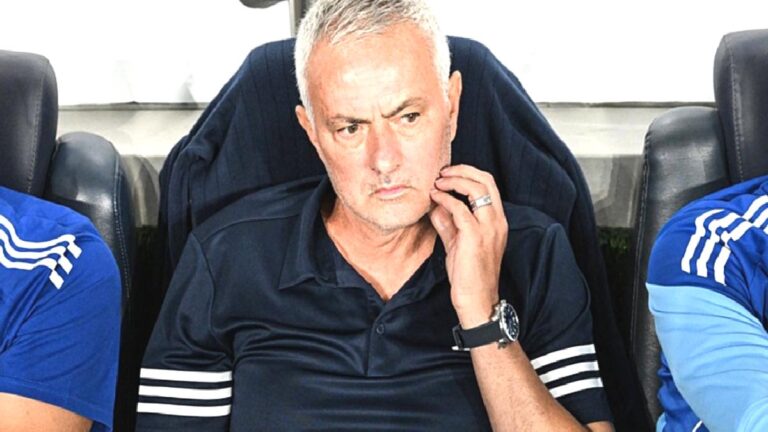 Fenerbahçe’de Jose Mourinho soyunma odasına neden erken gidiyor? İşte o gerçek!
