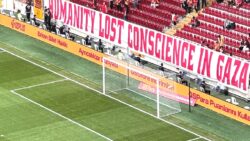 Galatasaray tribünlerinden Gazze’ye destek mesajı