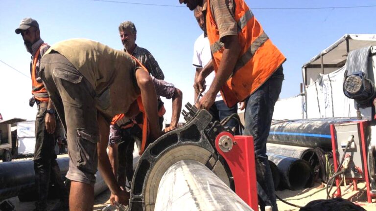 Mısır’dan Gazze Şeridi’ne uzanan ve 600 bin kişiye su sağlayacak olan boru hattının yapımı bitmek üzere