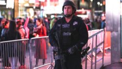 New York Times Meydanı’nda silahlı saldırı: 3 kişi yaralandı, 1 kişi gözaltına alındı