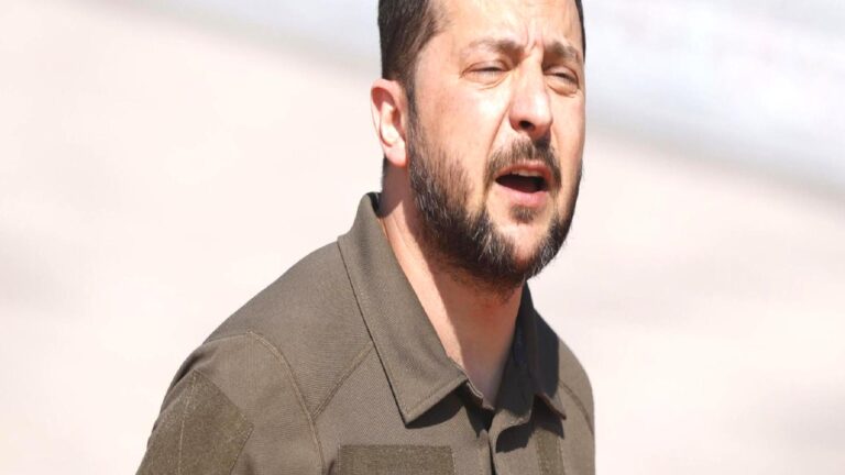 Siyaset Bilimci Yücel: Ukrayna ordusu ve Zelenskiy hükümeti zor durumda