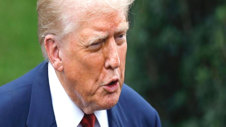Trump’tan yeni vergi tehdidi: ‘ABD teknoloji şirketlerine saldıran ülkelere karşı duracağım’