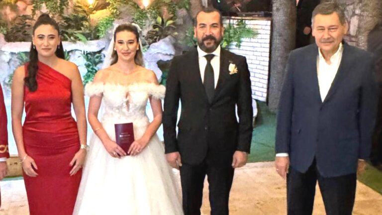 Yazar Zihni Çakır evlendi, şahidi Melih Gökçek oldu