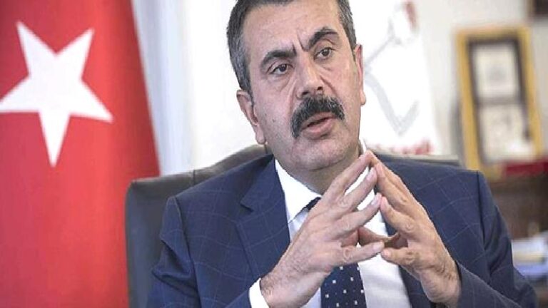 Bakan Tekin, çocuğu için özel okul tercih etmiş