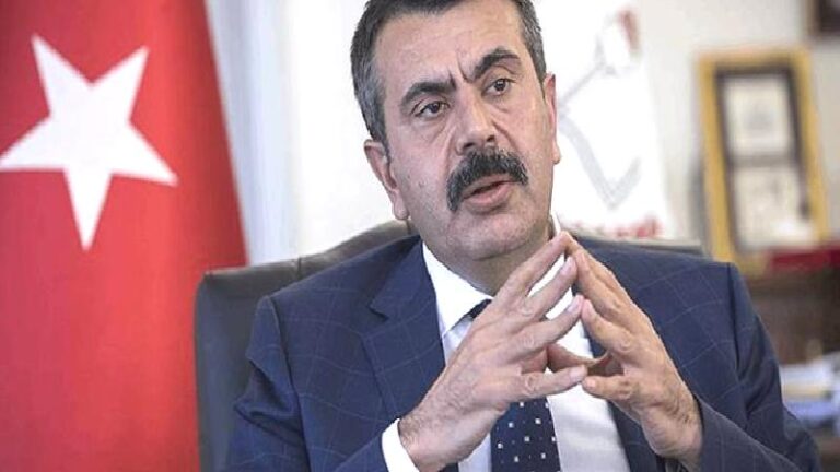 Bakan Tekin, çocuğu için özel okul tercih etti iddiası
