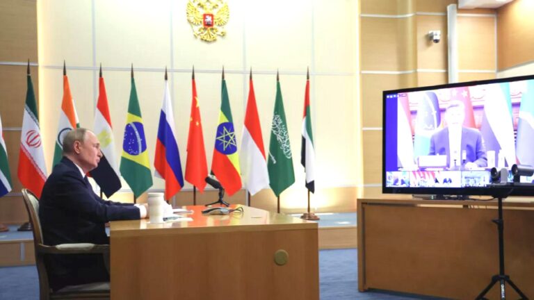 BRICS liderleri, daha adil bir düzene geçiş gerekliliğini kaydetti