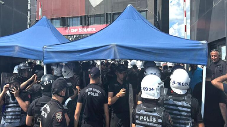 CHP’li Tanal: İstanbul İl Başkanlığı’nın adres değişikliği dilekçesi valilikte bekletiliyor