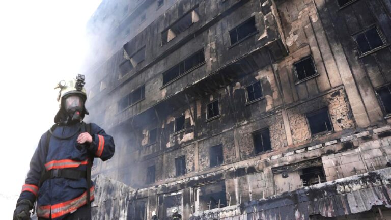 Kartalkaya yangınıyla ilgili 9 Turizm Bakanlığı yetkilisi hakkında soruşturma izni verildi