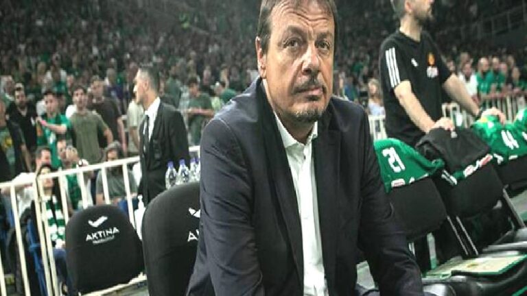 Ergin Ataman, Olympiakos maçının hakemlerine tepki gösterdi: Dünya tarihinde bir ilk
